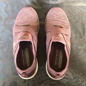 👟Size 8.5 Mauve Skechers Slip On Sneaker Style Shoes !!